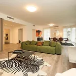 Absolute Luxury Home, 15 Minutes Walk San Siro * מילאנו