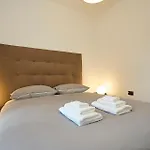 דירה Absolute Luxury Home, 15 Minutes Walk San Siro מילאנו