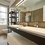 Absolute Luxury Home, 15 Minutes Walk San Siro דירה *