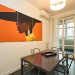Absolute Luxury Home, 15 Minutes Walk San Siro מילאנו