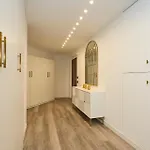 Absolute Luxury Home, 15 Minutes Walk San Siro מילאנו