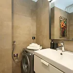 Absolute Luxury Home, 15 Minutes Walk San Siro * מילאנו