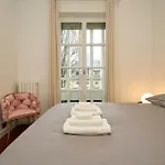 Absolute Luxury Home, 15 Minutes Walk San Siro דירה *