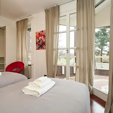 Absolute Luxury Home, 15 Minutes Walk San Siro Apartment