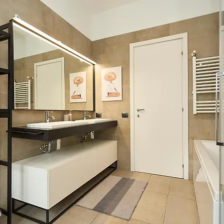 Apartment Absolute Luxury Home, 15 Minutes Walk San Siro *