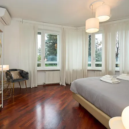 Absolute Luxury Home, 15 Minutes Walk San Siro Apartment *