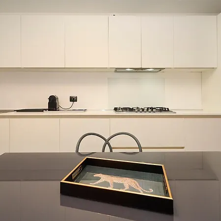 Absolute Luxury Home, 15 Minutes Walk San Siro Apartment